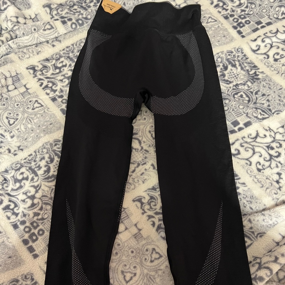 Black and grey leggings
